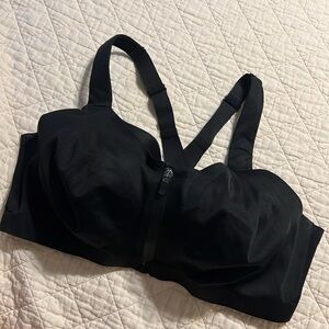 38 DD Victoria secret sports bra